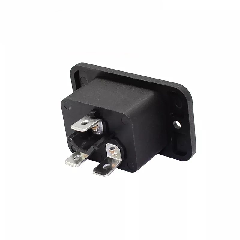 MR-215A1 POWER SOKET ERKEK KULAKLI C20
